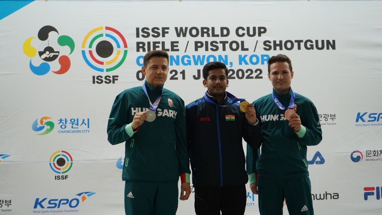 ISSF Shooting World Cup: స్వర్ణం గెలిచిన 21 ఏళ్ల భారత షూటర్.. అగ్రస్థానంలో దూసుకెళ్తోన్న భారత్..