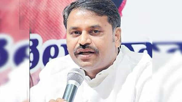 Telangana: కోమటిరెడ్డి వెంకట్ రెడ్డిపై పరుష వ్యాఖ్యలు.. ఎట్టకేలకు క్షమాపణలు చెప్పిన అద్దంకి దయాకర్..
