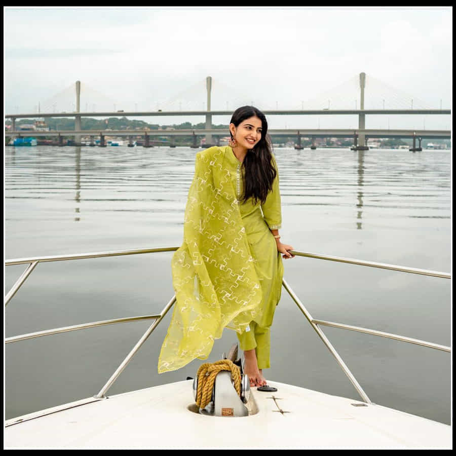 Ananya Nagalla: ఇంత అందంగా ఉంటే చూస్తూ ఉండిపోమా నిన్ను ఏన్నాళ్లైనా.. అనన్య లేటేస్ట్ ఫోటోస్..