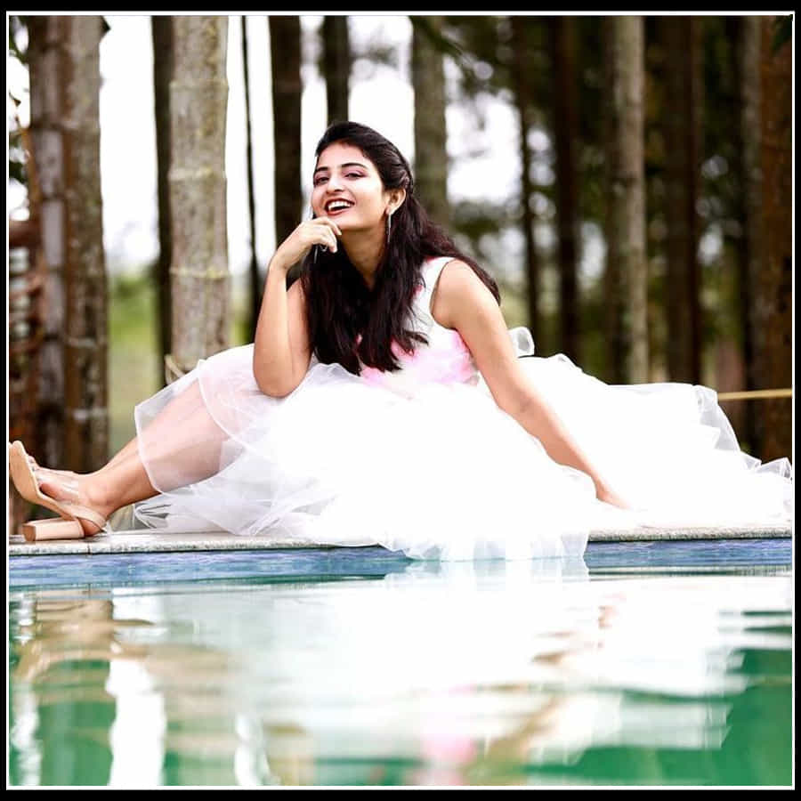 Ananya Nagalla: ఇంత అందంగా ఉంటే చూస్తూ ఉండిపోమా నిన్ను ఏన్నాళ్లైనా.. అనన్య లేటేస్ట్ ఫోటోస్..