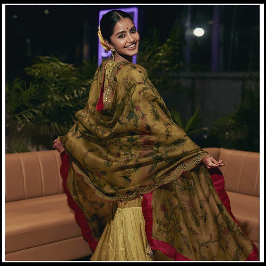 Anupama Parameswaran : సన్నజాజిలా హొయలు పోతున్న అనుపమ..