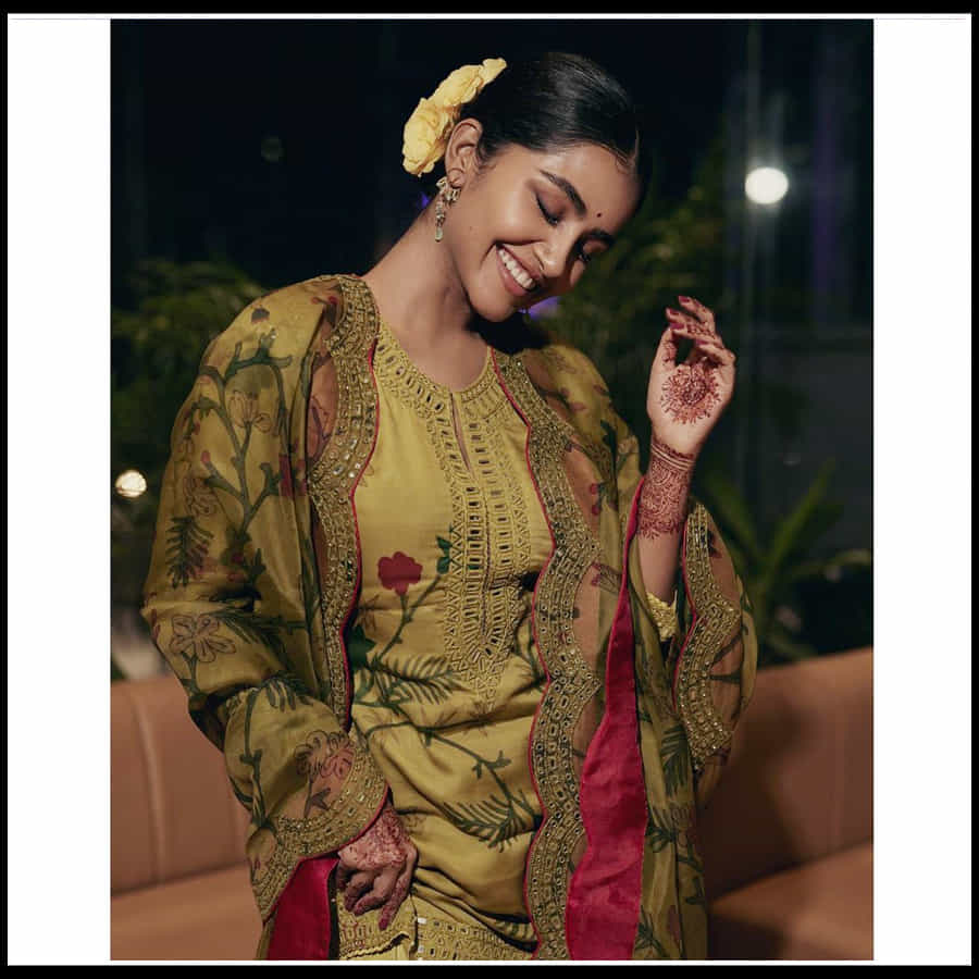 Anupama Parameswaran : సన్నజాజిలా హొయలు పోతున్న అనుపమ..