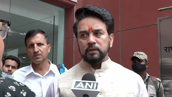 Rohingya row: ఓటు బ్యాంకు రాజకీయాల కోసం జాతీయ భద్రతను తాకట్టు పెడుతున్నారు.. ఆప్ సర్కర్పై అనురాగ్ ఠాకూర్ ఫైర్