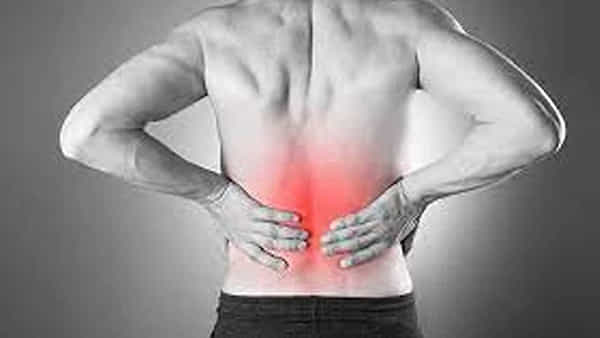 Back Pain: యువకుల్లో పెరుగుతున్న వెన్నునొప్పి సమస్యలు.. ఈ సింపుల్ చిట్కాలతో చెక్ పెట్టండి
