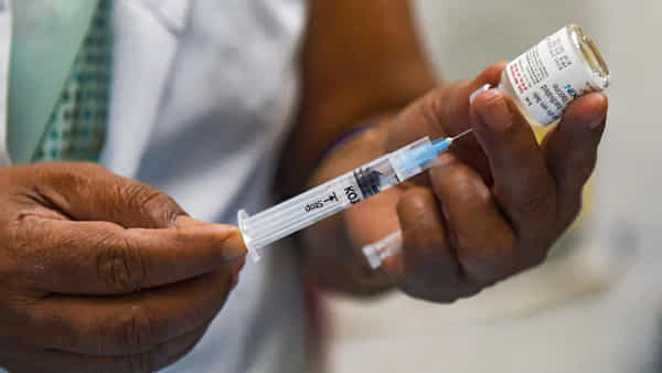 Booster and Flu Shot: కోవిడ్-19 బూస్టర్ డోస్ - ఫ్లూ షాట్ మధ్య ఎన్ని వారాల గ్యాప్ ఉండాలి..? నిపుణుల కీలక విషయాలు