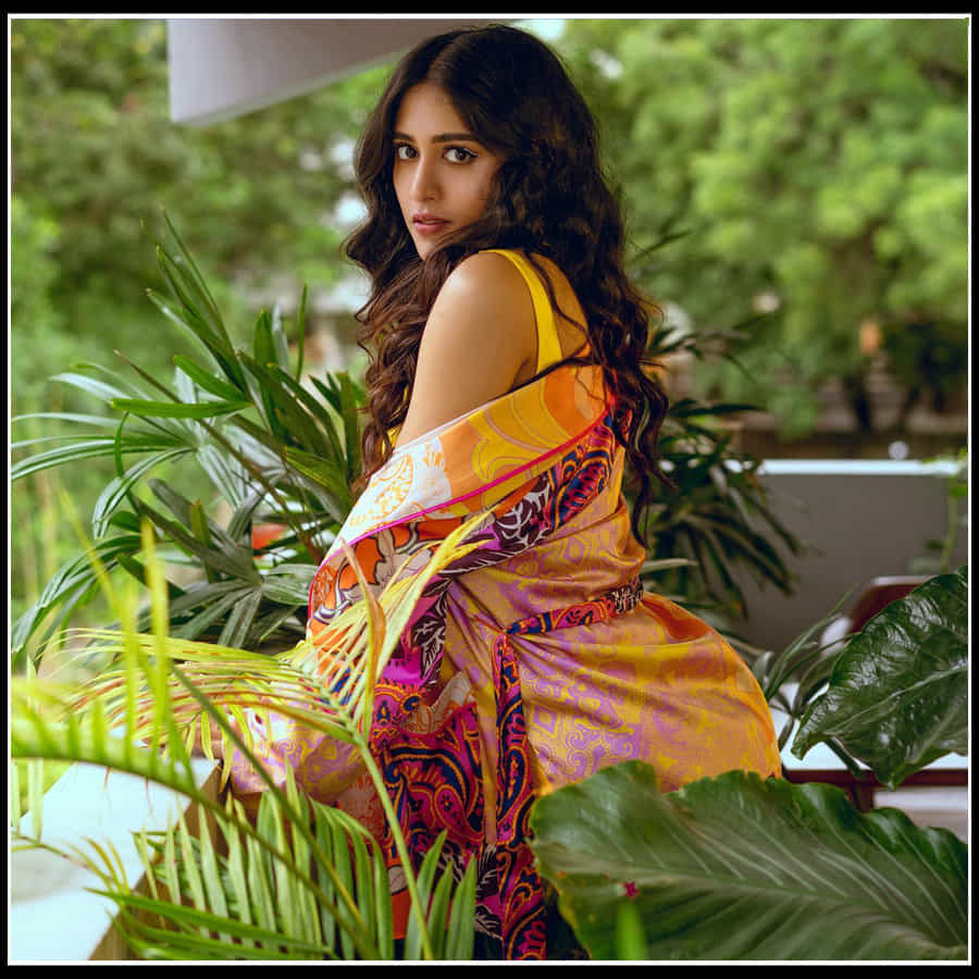 Chandini Chowdary: పచ్చని చెట్ల మధ్య పడుచుపిల్ల.. చాందిని అందాలు చూడతరమా..
