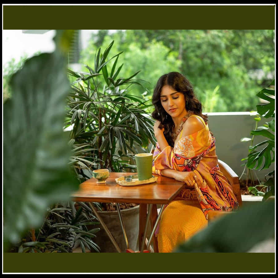 Chandini Chowdary: పచ్చని చెట్ల మధ్య పడుచుపిల్ల.. చాందిని అందాలు చూడతరమా..