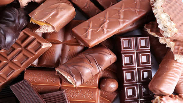 Chocolate Bars: ఆ గోడౌన్ని టార్గెట్ చేసిన దొంగలు..! రూ.17లక్షల విలువైన కాస్ట్లీ చాక్లెట్స్ చోరీ..