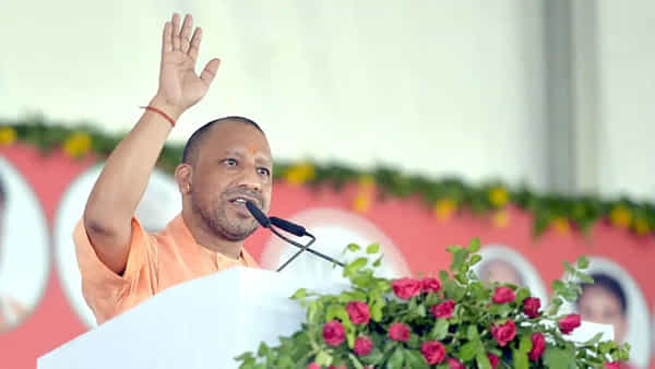 UP CM Yogi: సీఎం యోగిని చంపుతామని బెదిరింపు.. కేసు దర్యాప్తు వేగవంతం చేసిన పోలీసులు.. ఫేక్ ఫేస్ బుక్ అకౌంట్ గుర్తింపు