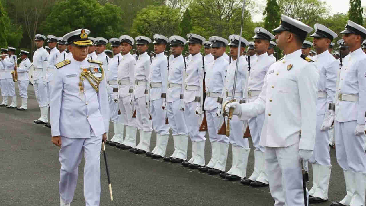 Coast Guard Recruitment: ఇండియన్‌ కోస్ట్‌గార్డ్‌లో భారీగా ఉద్యోగాలు.. ఎవరు అర్హులు.? ఎలా దరఖాస్తు చేసుకోవాలి.?