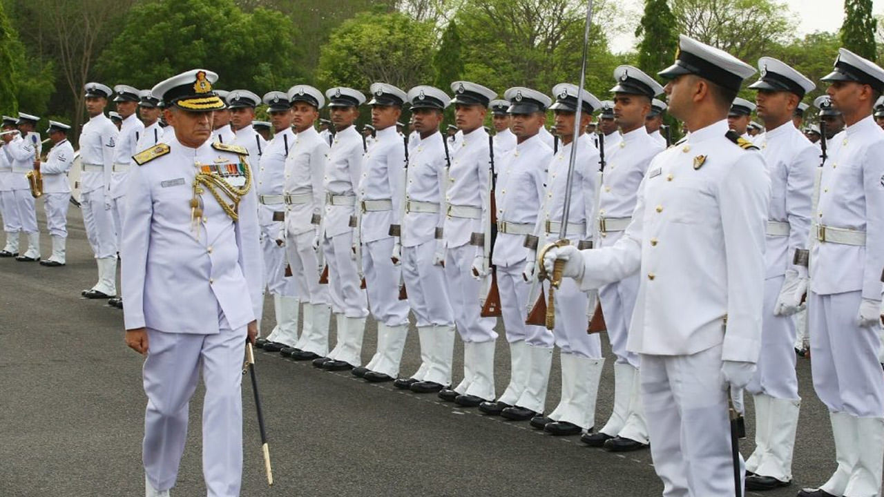 Coast Guard Recruitment: ఇండియన్‌ కోస్ట్‌గార్డ్‌లో భారీగా ఉద్యోగాలు.. ఎవరు అర్హులు.? ఎలా దరఖాస్తు చేసుకోవాలి.?