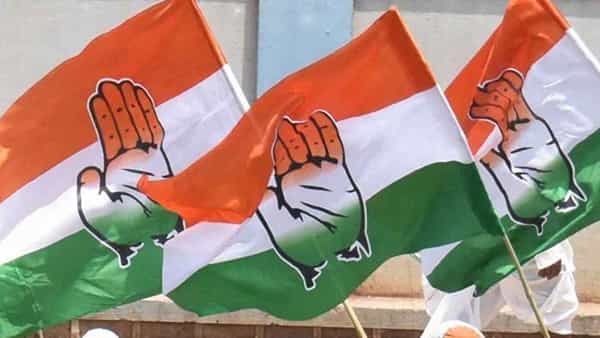 Congress: గుజరాత్ ఎన్నికల వేళ హస్తం పార్టీకి మరో షాక్.. యూత్ కాంగ్రెస్ అధ్యక్షుడు రాజీనామా.. రాహుల్ పై ఘాటు వ్యాఖ్యలు