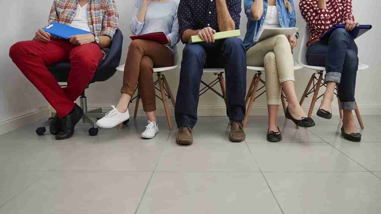 Cross Leg Sitting: కాలు మీద కాలు వేసుకుని కూర్చోవడం ప్రమాదకరమా..? ఎలాంటి సమస్యలు వస్తాయో తెలిస్తే షాకవుతారు..