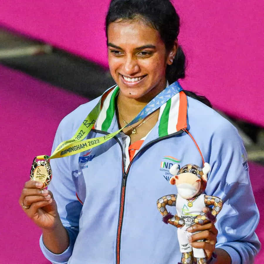 ఇక భారత వెయిట్లిఫ్టర్లు మొత్తం10 పతకాలు సాధించారు. బాక్సింగ్లోనూ 7 పతకాలు వచ్చాయి. అదే సమయంలో బ్యాడ్మింటన్లో 3 బంగారు పతకాలు వచ్చాయి. ఇక స్క్వాష్లోనూ రెండు పతకాలు గెల్చుకున్నారు.