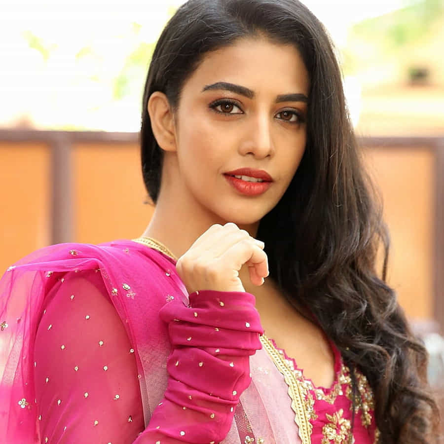 జాంబిరెడ్డిలో తనదైన నటనతో అలరించినా అవకాశాలు లేకపోవడంతో సోషల్ మీడియాను షేక్ చేస్తోంది.