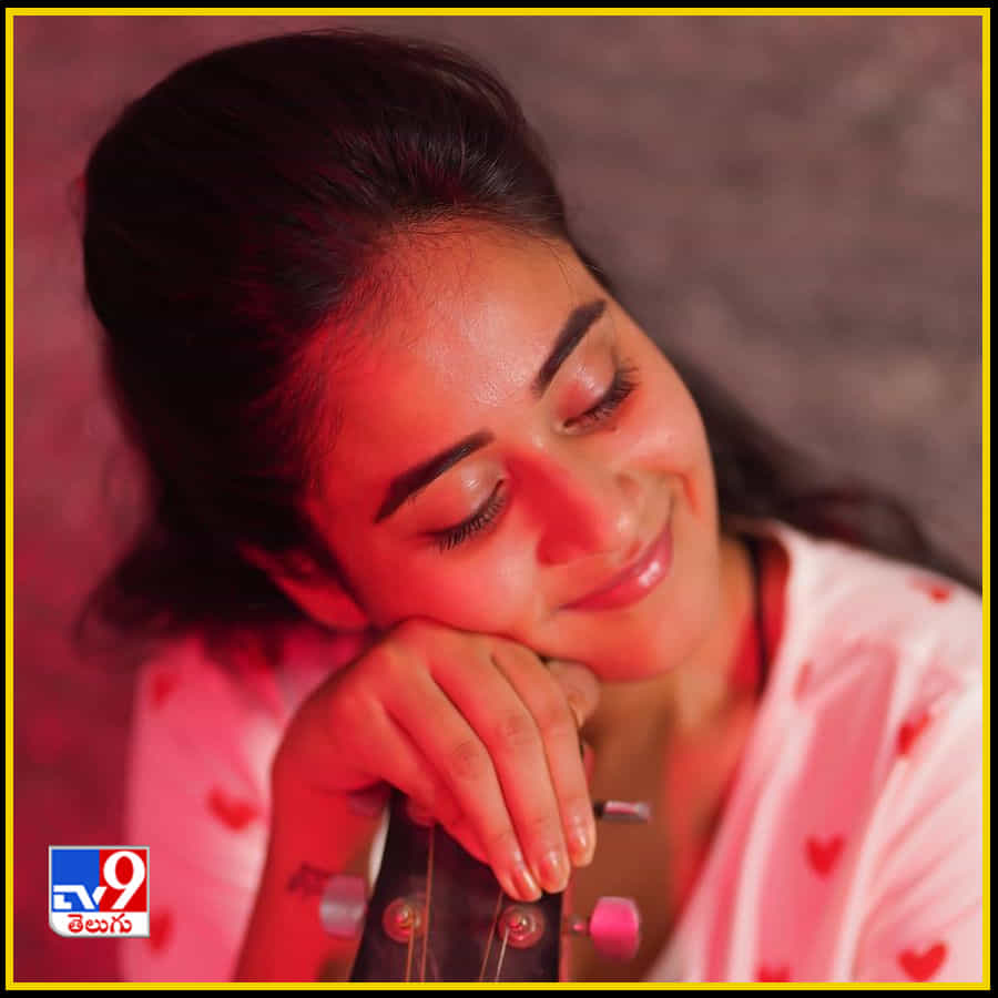 Deepthi Sunaina New Photos. Credit by:Deepthi Sunaina/Instagram
