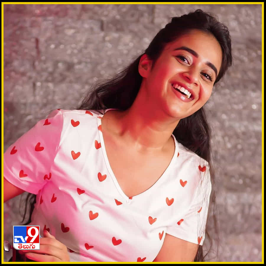 Deepthi Sunaina New Photos. Credit by:Deepthi Sunaina/Instagram