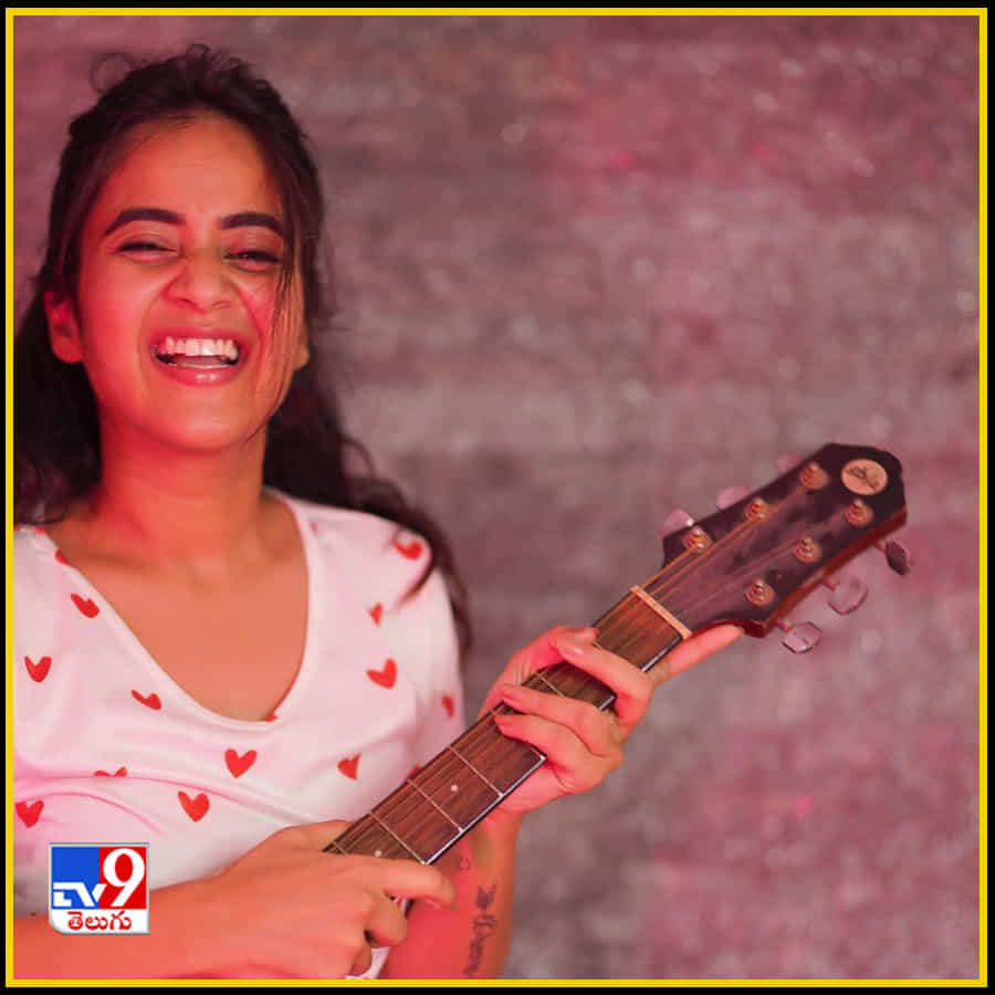 Deepthi Sunaina New Photos. Credit by:Deepthi Sunaina/Instagram
