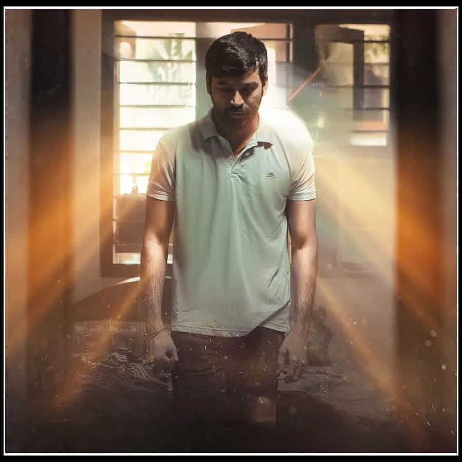 ఇక ఇటీవలే హాలీవుడ్ ఇండస్ట్రీలోకి అడుగుపెట్టి మెప్పించాడు ఈ హీరో. ఎన్నో బ్లాక్ బస్టర్ హిట్ చిత్రాల్లో నటించి జాతీయ అవార్డు అందుకున్న ఈ నటుడు హాలీవుడ్ మూవీ ది గ్రే మ్యాన్ సినిమాతో హాలీవుడ్ డైరెక్టర్స్ ప్రశంసలు పొందారు.