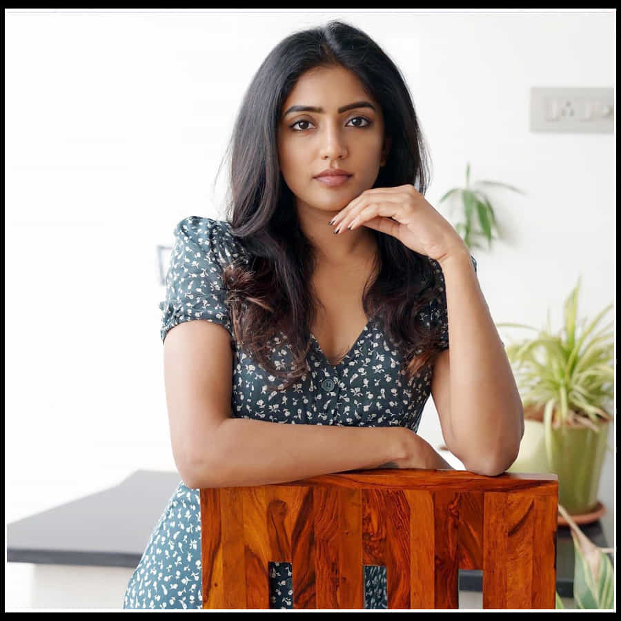 Eesha Rebba: కొంటె కోరికలు రెచ్చగొట్టేలా ఫొటోస్ షేర్ చేసిన మెరుపుతీగ ఈషా రెబ్బా..