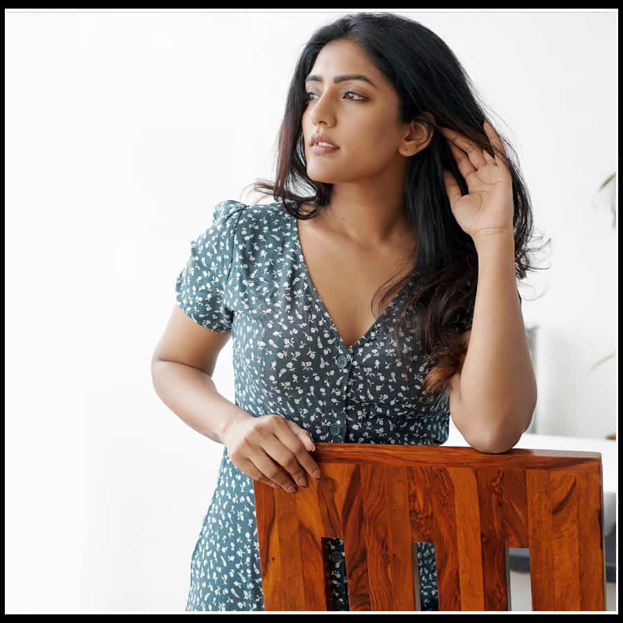 Eesha Rebba: కొంటె కోరికలు రెచ్చగొట్టేలా ఫొటోస్ షేర్ చేసిన మెరుపుతీగ ఈషా రెబ్బా..