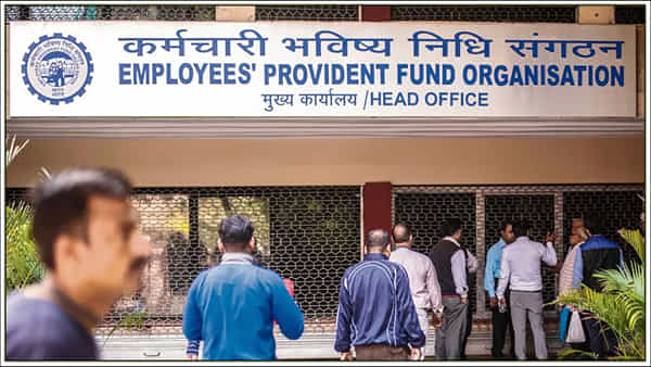 EPFO: కంపెనీ ఉద్యోగుల పరిమితి ప్రతిపాదనను పరిశీలిస్తున్న ఈపీఎఫ్ఓ.. పీఎఫ్లో చేరేందుకు రూ.15000 వేతన పరిమితి ముగియనుందా..?
