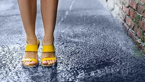 Foot Care Tips : వర్షాకాలంలో పాదాలకు ఇన్ఫెక్షన్ల ముప్పు.. ఈ టిప్స్ పాటించండి..!