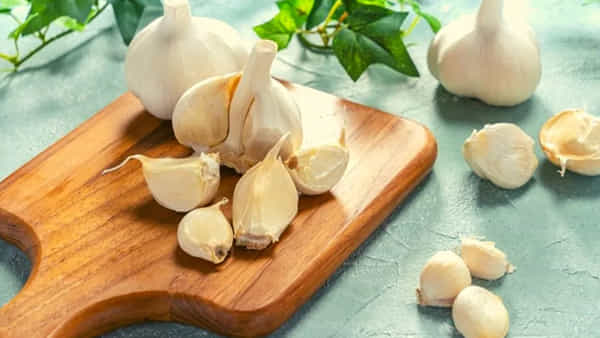 Garlic Benefits: రోజూ ఉదయాన్నే పరిగడుపున రెండు వెల్లుల్లి రెబ్బలతో ఇలా చేస్తే రోగాలన్నీ హాంఫట్..!