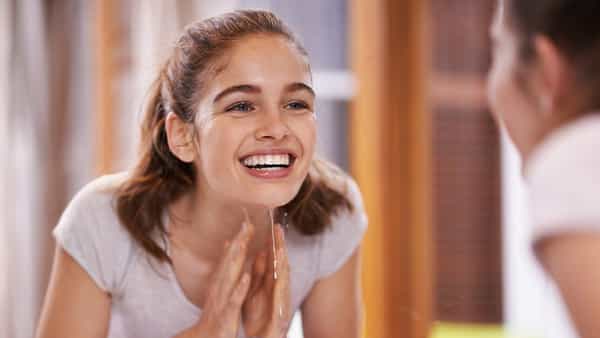 Skin Care Tips: ఎల్లప్పుడూ యవ్వనంగా కనిపించాలా.. ఆ సీక్రెట్ అంతా మీ కిచెన్లోనే దాగుంది.. అవేంటో తెలుసా?