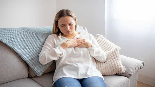 Health Tips: ఈ లక్షణాలను తేలిగ్గా తీసుకుంటున్నారా? ప్రాణాంతక వ్యాధులకు సంకేతాలు కావొచ్చు.. తస్మాత్ జాగ్రత్త