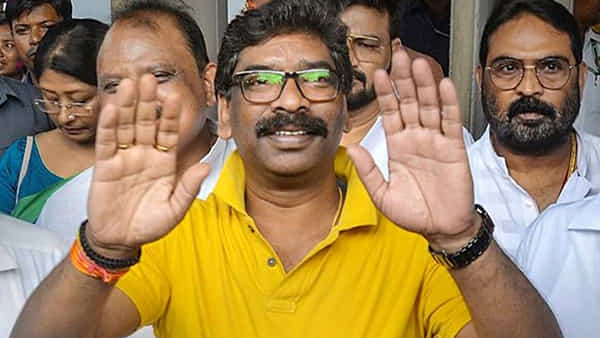 Hemant Soren: జార్ఖండ్ సీఎం హేమంత్ సోరెన్కు ఈడీ సమన్లు.. అక్రమ మైనింగ్ కేసులో విచారణకు రావాలని ఆదేశం..