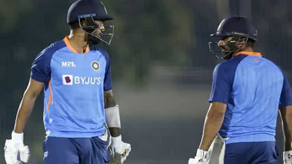 IND vs PAK: పాక్తో ఢీకొట్టే టీమిండియా ప్లేయింగ్ XI ఇదే.. ఫొటోలు లీక్ చేసిన బీసీసీఐ.. సోషల్ మీడియాలో నెటిజన్ల రచ్చ..