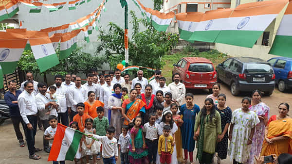 Hyderabad: భాగ్యనగరంలో ఘనంగా పంద్రాగస్ట్ వేడుకలు.. నిజాంపేటలో వందేమాతరం అంటూ నినదించిన స్థానికులు