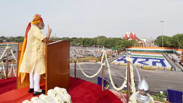 75th Independence Day: త్రివర్ణ పతకాన్ని ఎగురవేయడం నుంచి ప్రధాని ప్రసంగం వరకు.. ఎర్రకోట వేడుకల పూర్తి షెడ్యూల్ ఇదే..