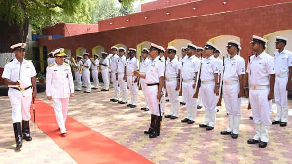 Indian Coast Guard: నిరుద్యోగులకు బంపరాఫర్.. ఇండియన్ కోస్ట్గార్డ్లో ఉద్యోగాలు.. అర్హులెవరంటే..