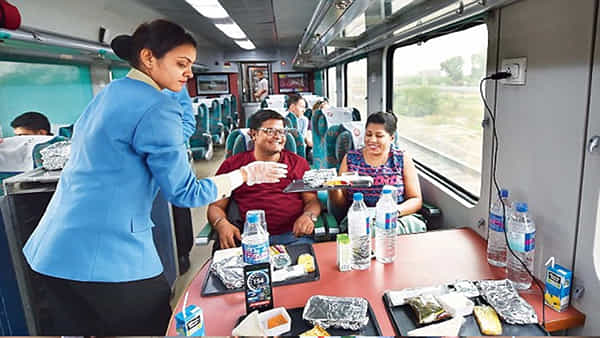 IRCTC: రైలులో మీ సీటు నుంచే దోశా-పాస్తా ఆర్డర్ చేయవచ్చు.. IRCTC ఇ-బుకింగ్ ఎలా చేయాలంటే..