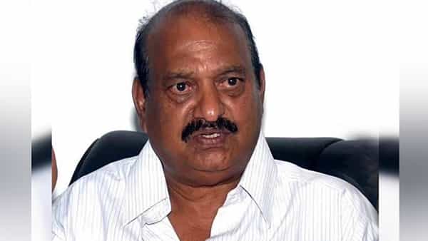 Andhra Pradesh: సామాన్యులను వేధిస్తే ఊరుకునేది లేదు.. పోలీసులకు వార్నింగ్ ఇచ్చిన జేసీ ప్రభాకర్ రెడ్డి..
