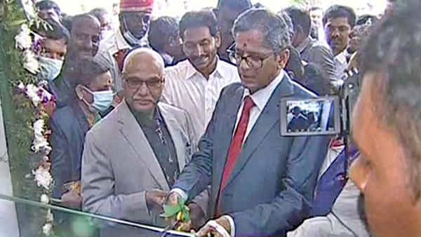 Andhra Pradesh: సీఎం జగన్ అలా మాట్లాడటం సంతోషంగా ఉంది.. సుప్రీంకోర్టు చీఫ్ జస్టిస్ ఎన్వీ రమణ ఆసక్తికర వ్యాఖ్యలు..