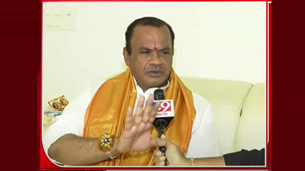 Telangana: సొంతగూటిలోనే మాటల యుద్ధాలు.. టీపీసీసీ చీఫ్పై వెంకట్రెడ్డి మరోసారి సంచలన వ్యాఖ్యలు