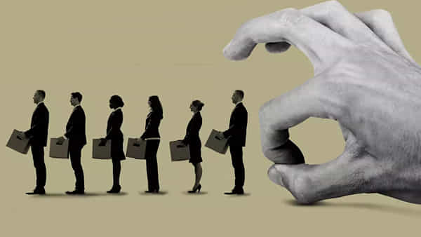 Lay Offs: ఉద్యోగులను సాగనంపే దిశగా అడుగులు.. రంగం సిద్ధం చేస్తోన్న సోషల్ మీడియా దిగ్గజం..