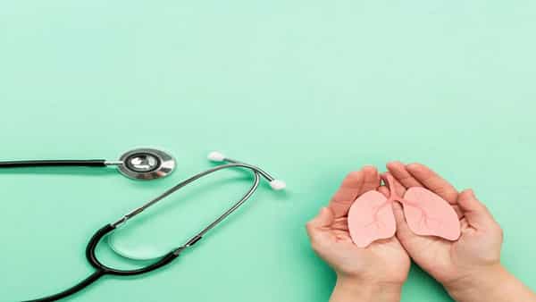 Lungs Cancer: మీకు దగ్గు కంటిన్యూగా కొనసాగుతుందా..? ఈ ప్రమాదకరమైన వ్యాధి కావచ్చు.. జాగ్రత్త