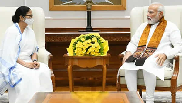 PM Narendra Modi: ప్రధాని మోడీతో.. బెంగాల్ సీఎం మమతా బెనర్జీ భేటీ.. ఆ విషయాలపైనే చర్చ..