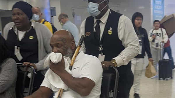 Mike Tyson: వీల్చైర్లో వాకింగ్ స్టిక్తో మైక్ టైసన్.. లెజెండరీ బాక్సర్కు ఏమైందని ఫ్యాన్స్ ఆందోళన