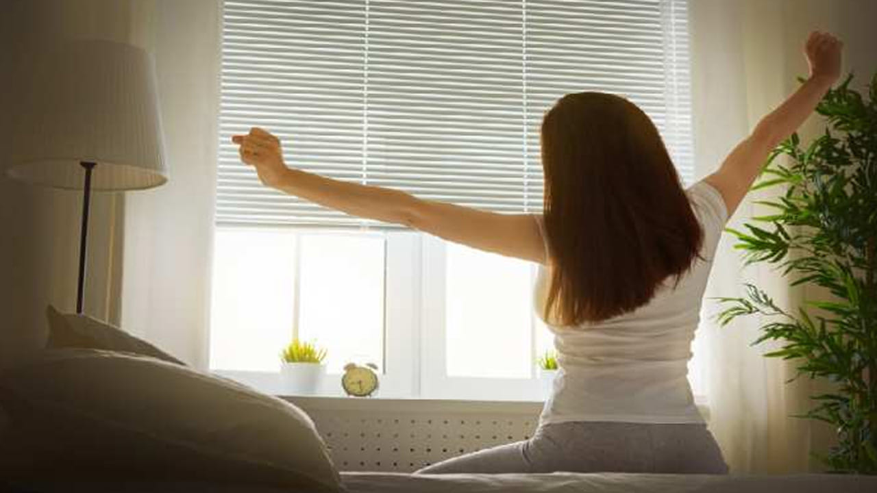 Vastu Shastra: ఉదయం లేచిన వెంటనే మర్చిపోయి కూడా వీటిని చూడొద్దు.. కాదంటే కష్టాలు తప్పవు..!