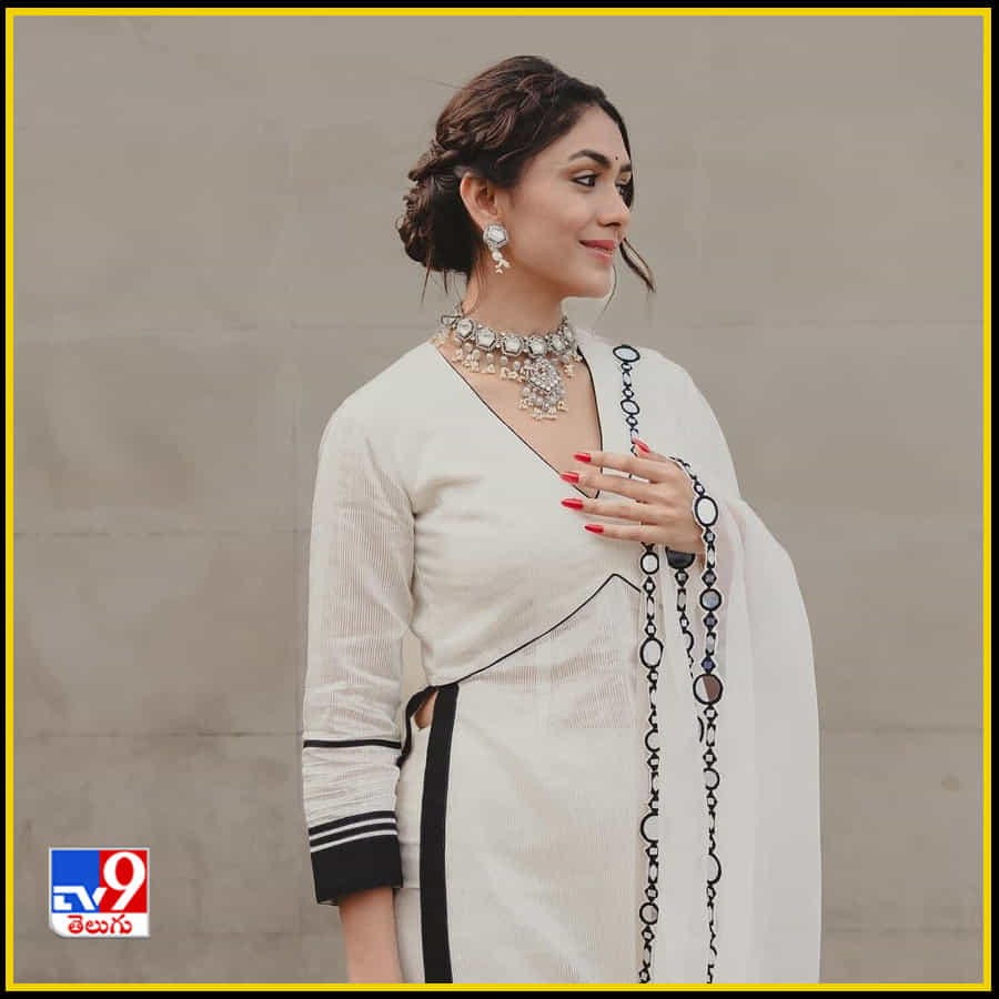 Mrunal Thakur New Photos. Credit by:Mrunal Thakur/Instagram