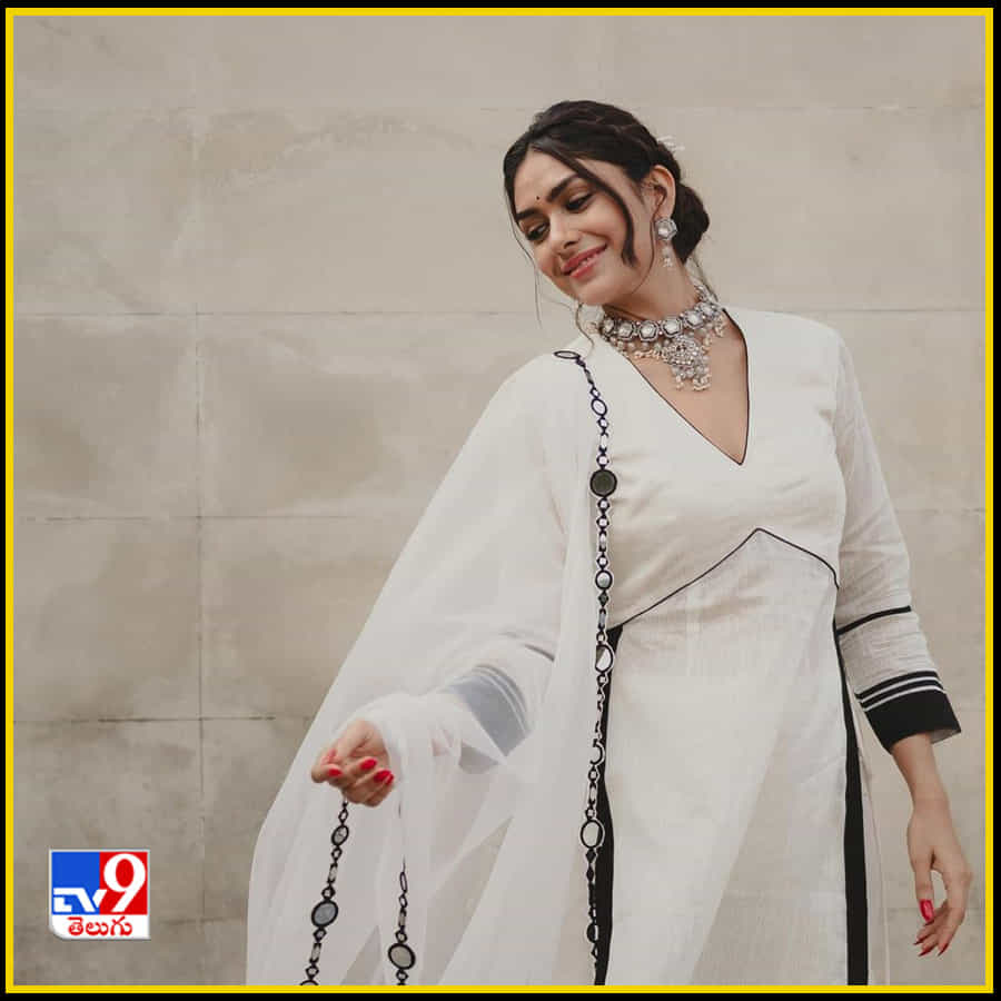 Mrunal Thakur New Photos. Credit by:Mrunal Thakur/Instagram