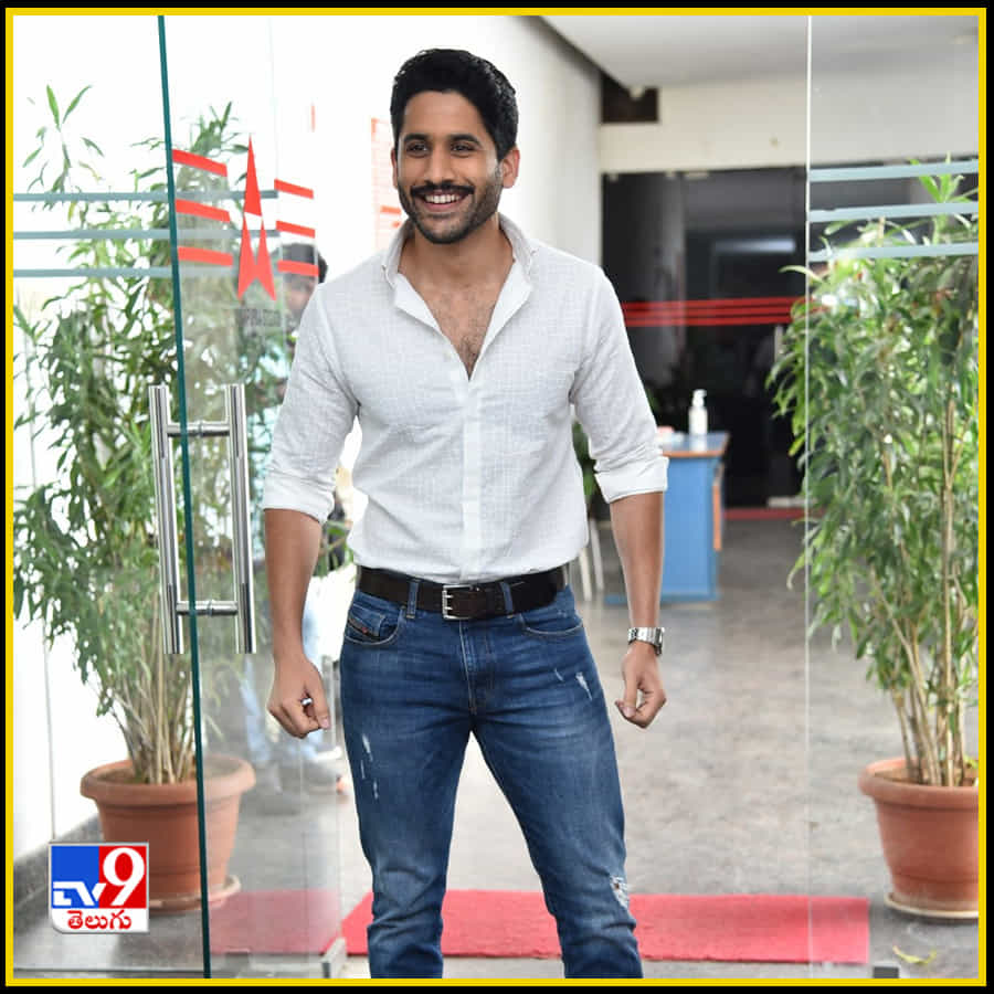లవర్ బాయ్ లుక్ లో చై 