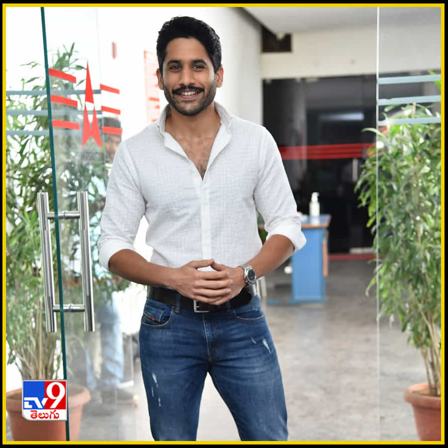 లవర్ బాయ్ లుక్ లో చై 