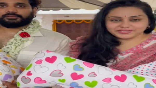 Namitha: కవలలకు జన్మనిచ్చిన సినీ నటి నమిత.. అభిమానుల ఆశీర్వాదాలు కావాలంటూ పోస్ట్