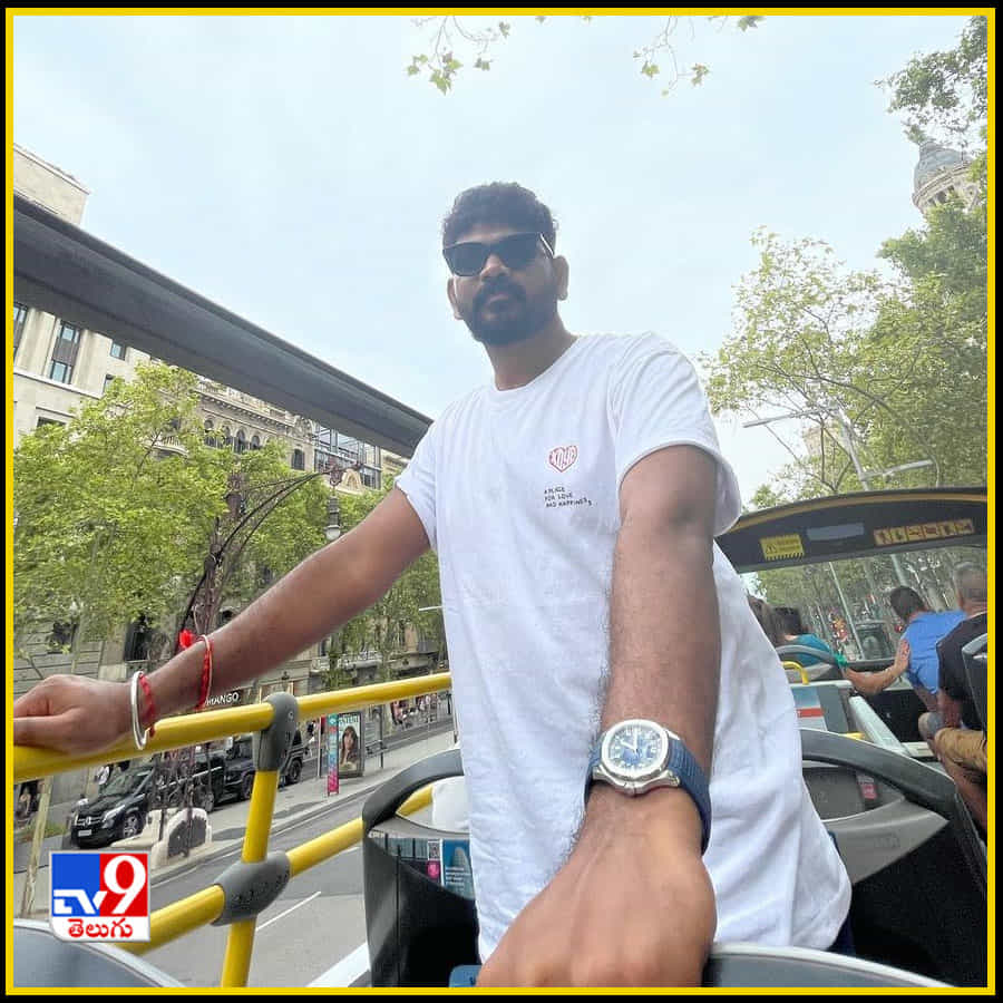 స్పెయిన్లో చక్కర్లు కొడుతున్న కొత్త జంట